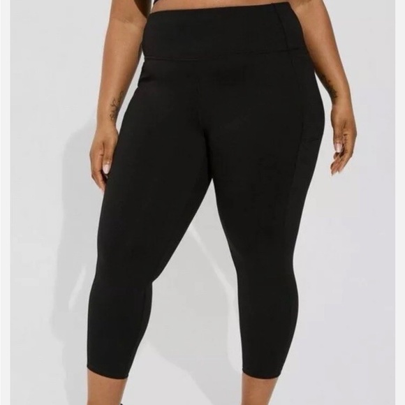 TORRID Womens Size 1 Black Comfort Waist Crop Premium Leggjngs - Picture 5 of 7